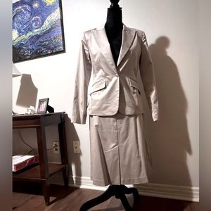 The Limited skirt suit, silver, front slit, size XS jacket, 6 skirt.